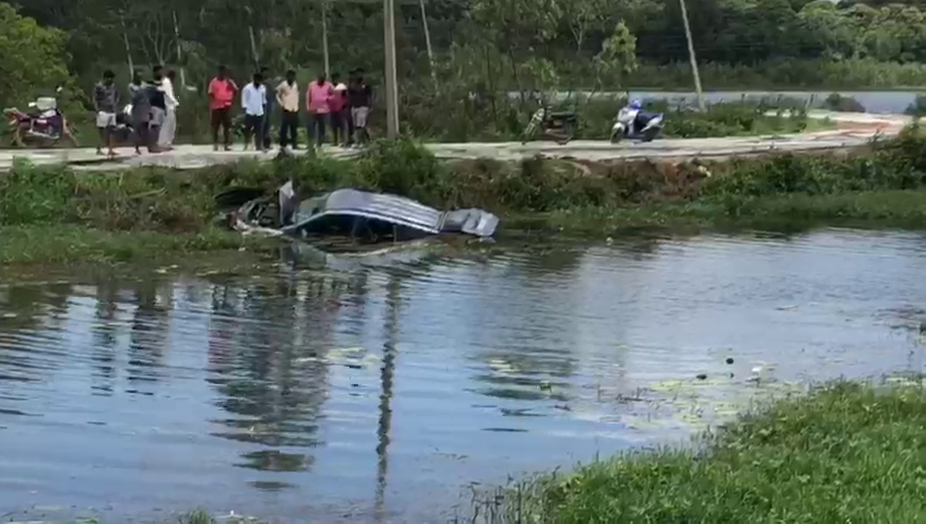 SUV driven by Christ college students plunges into lake; 5 have lucky escape