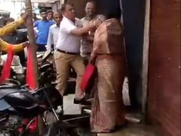 Mumbai: Video of man hitting, pushing woman goes viral, case registered
