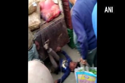 Two minor youths thrashed on suspicion of theft in Indore; video goes viral