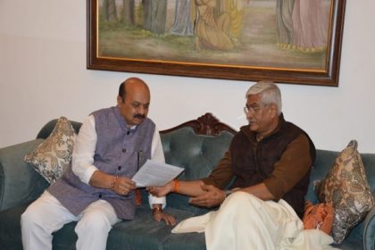 CM meets Union Jal Shakti Minister in Delhi, discusses irrigation projects