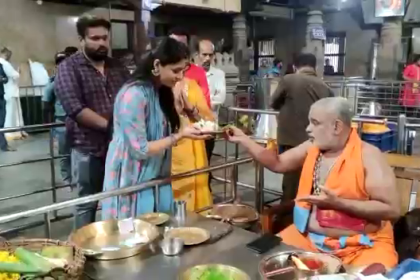 'Kantara' actor Sapthami Gowda visits Kateel Durgaparameshwari temple