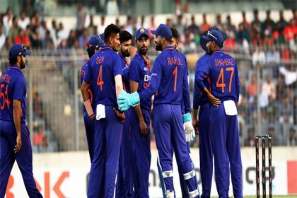India lose to Bangladesh by one wicket in 1st ODI; first time in 7 years
