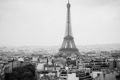 Two dead, 4 injured in Paris shooting