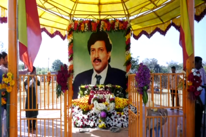 Fans of late actor Vishnuvardhan offer prayers on 12th death anniversary