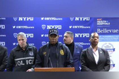 3 NYPD officers stabbed during New Year's Eve celebrations at Times Square