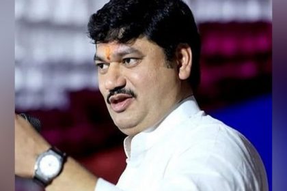 NCP leader Dhananjay Munde airlifted to Mumbai for better treatment