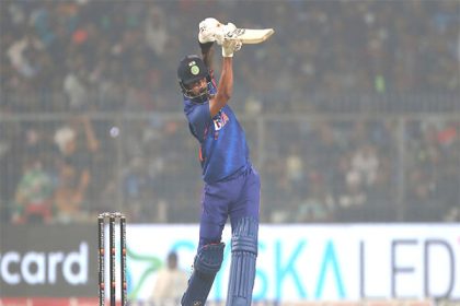 KL Rahul's 50 propels India to 4-wicket win over Lanka, hosts secure ODI series