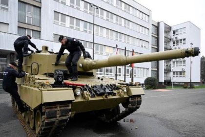 Germany ready to let Poland send Leopard tanks to Ukraine