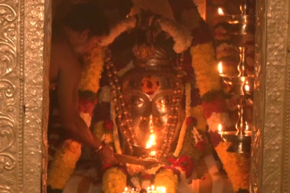 Gavi Gangadhareshwara temple sees devotee rush on Makara Sankranti