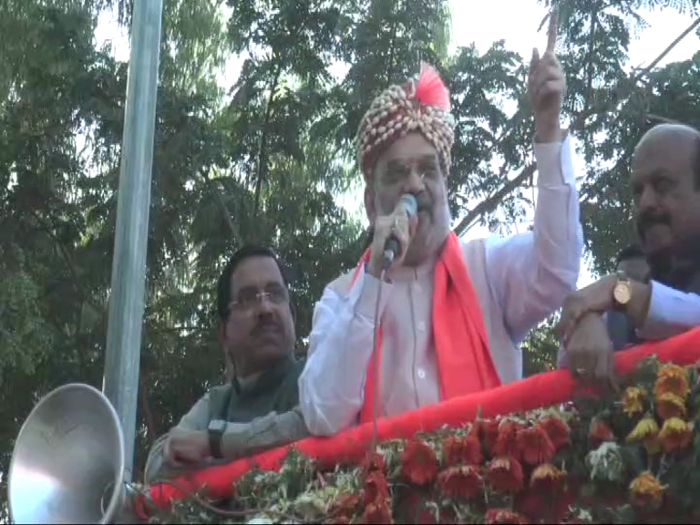 Amit Shah holds roadshow with CM, Yediyurappa in Dharwad