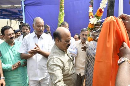CM inaugurates Mukteshwar temple, says shed ego and bow down to God