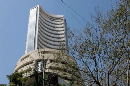 Sensex defies Hidenburg-Adani row, gains 909 points