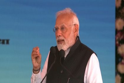 India of 21st century will have to improve its public transport system rapidly: Modi