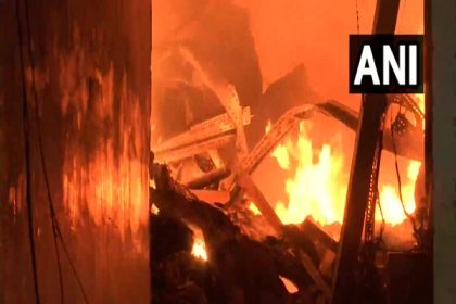 Mumbai: Fire breaks out in slums of Kamla Nagar