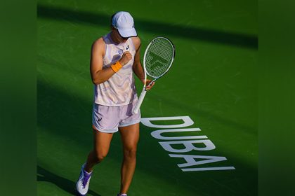 Swiatek downs Samsonova to advance into Dubai Tennis quarterfinals