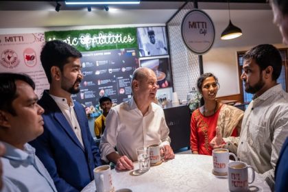 German Chancellor Scholz interacts with India's best business minds in B'luru