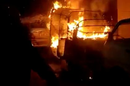 Autorickshaw parked in front of house set on fire by miscreant in Mysuru