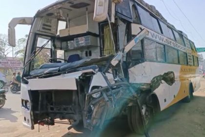 Five dead as rashly driven tractor crashes into Bengaluru-bound bus