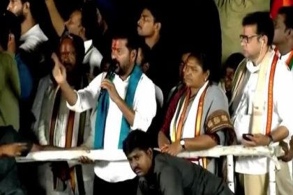 Egg thrown at Congress leader at Telangana rally, misses him