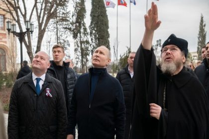 On anniversary of its annexation from Ukraine, Putin visits Crimea