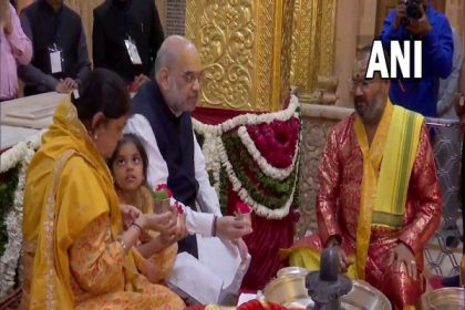 Amit Shah offers prayers at Somnath temple