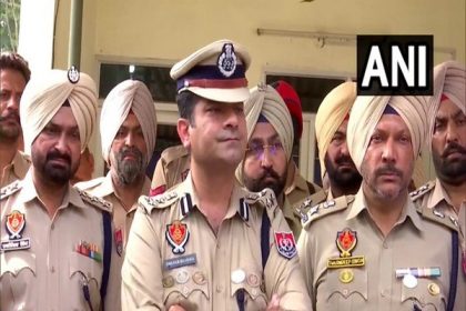 Jalandhar DIG says two cars of Amritpal's convoy seized, motorbikes tried to divert cops