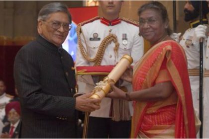 President Murmu confers Padma Awards, SM Krishna, Narendra Chandra Debbarma honoured