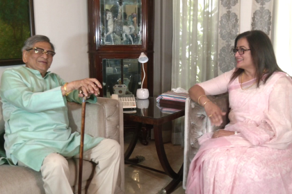 MP Sumalata Ambarish meets former CM S M Krishna at his residence