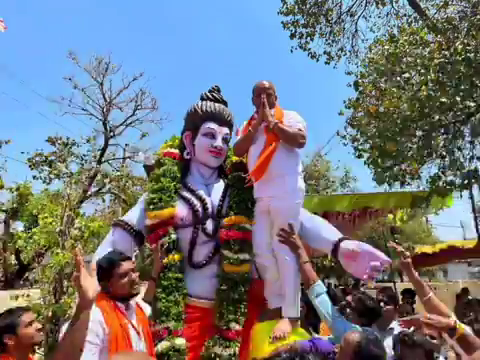 Basavalakyan MLA stokes row by climbing on Ram statue, apologises after