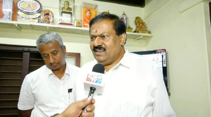 Congress's Akhanda Srinivasa Murthy resigns as MLA - Public TV English