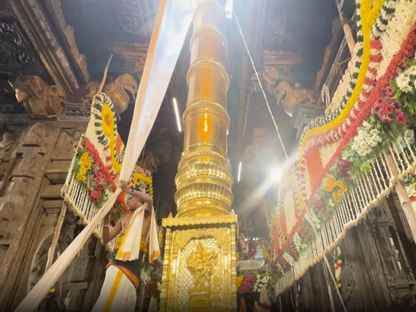 Tamil Nadu: Large number of devotees participate in flag hoisting ceremony of ‘Chithirai’ festival in Madurai