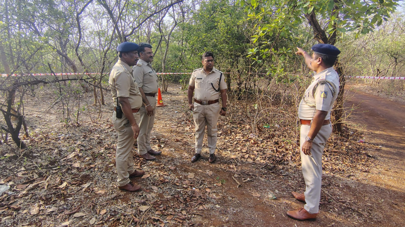 Dacoit shot at in the leg after attack on police head constable