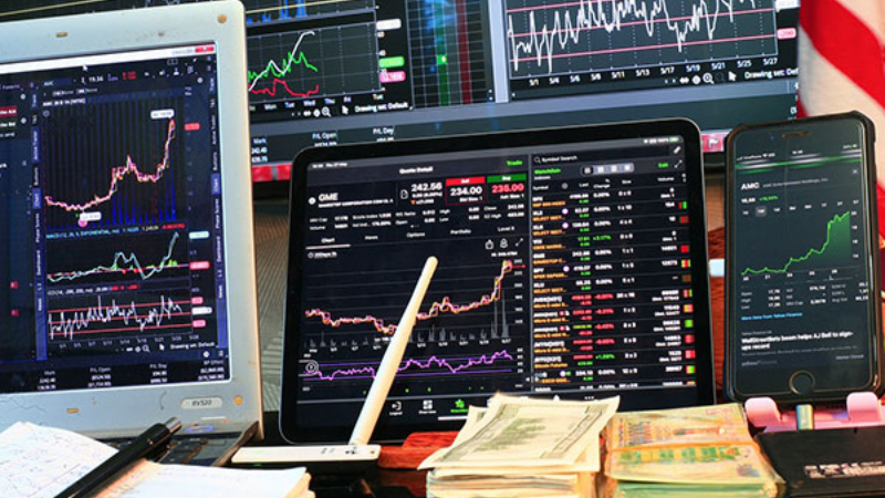 Indian Indices end in green, brush off volatility as India strikes terror infrastructure in Pakistan